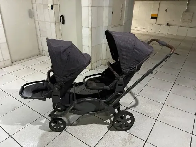 Carrinho duplo ABC Design Zoom para gêmeos ou irmãos