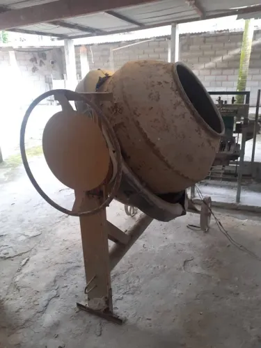 Vendo Betoneira 400L