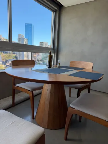 Mesa de jantar com 4 cadeiras