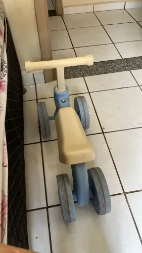 Bicicleta de equilíbrio Buba 4 rodas com som