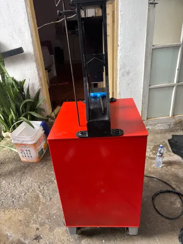 Máquina de alinhar e desempenar roda (aro13 ao 30).momtech ddr-1330