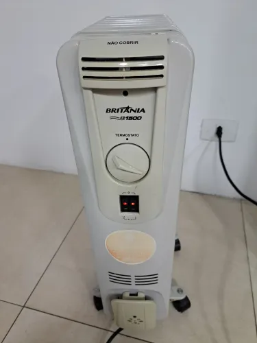 Aquecedor a óleo Britânia 1500