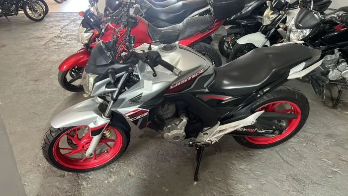 Twister 250 muito novinha