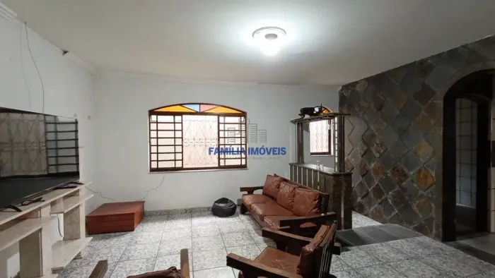 Casa à venda 4 quartos 1 suíte Vila Valença São Vicente/SP