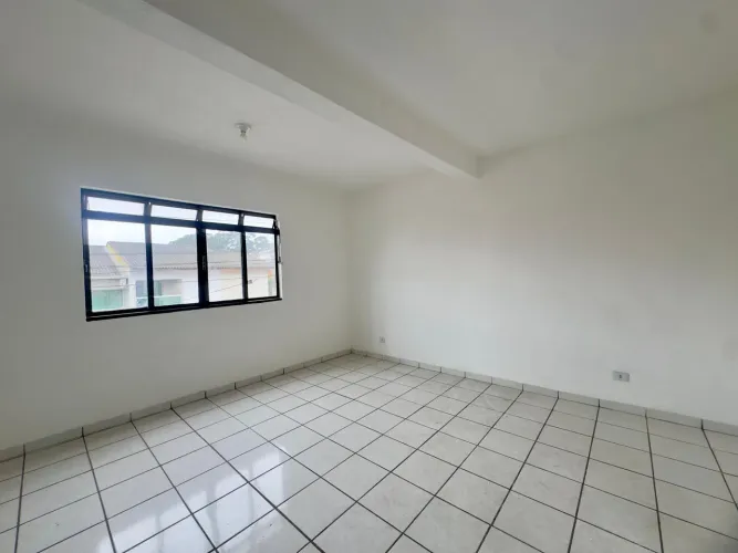 Casa com 2 Quarto(s) e 2 banheiro(s) para Alugar, 140 m² por R$ 1800 / Mês