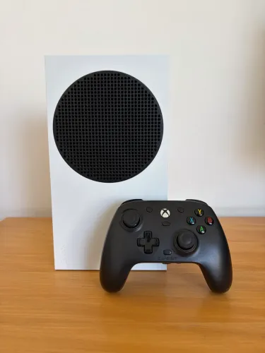 Xbox Series S 512GB + Gamesir G7 HE - Excelente Estado - Pouco Uso