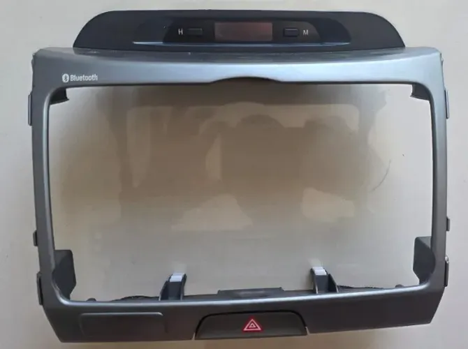 Moldura Multimidia + Relogio Sportage 2015