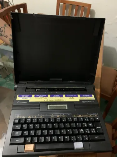 Máquina de Escrever Eletrônica Portátil Canon Typestar 10-II (Vintage/Colecionador) 