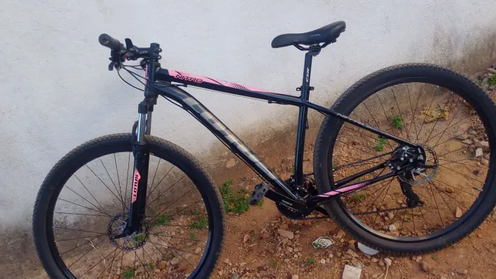 Vende se essa lótus entrego  semi nova 