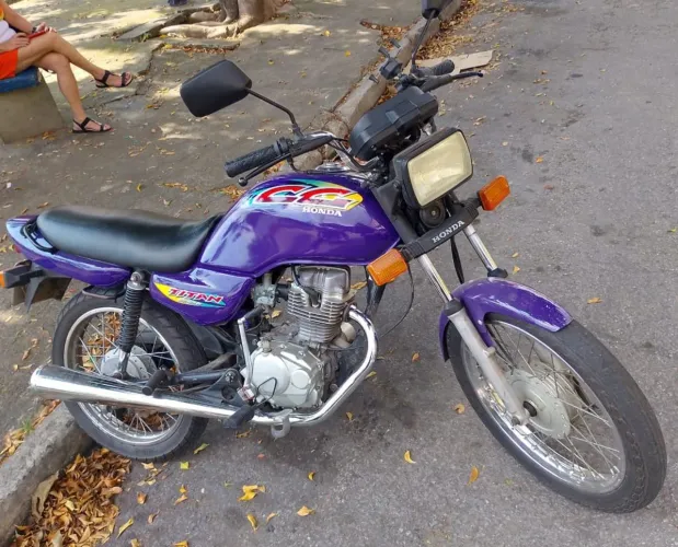 Vende-se moto