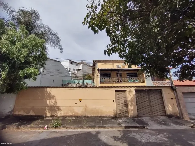 Casa para Locação em Belo Horizonte, Caiçaras, 4 dormitórios, 1 suíte, 3 banheiros, 4 vaga