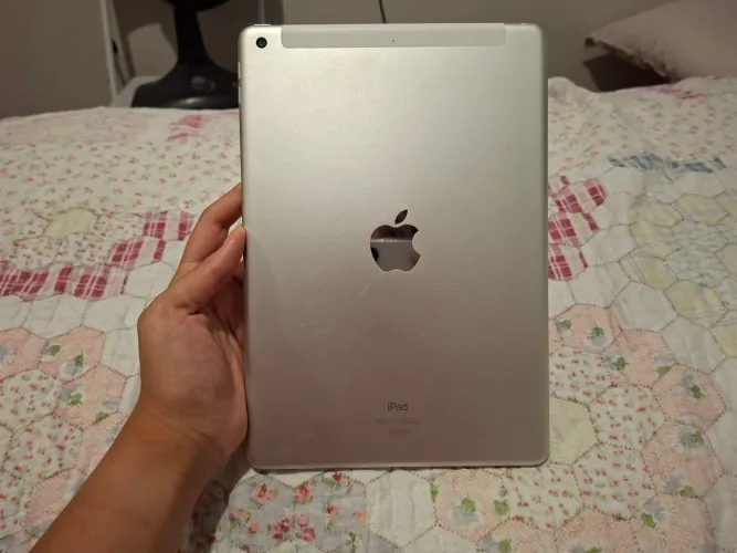 Ipad (7 geração) Wi-Fi+ Celular