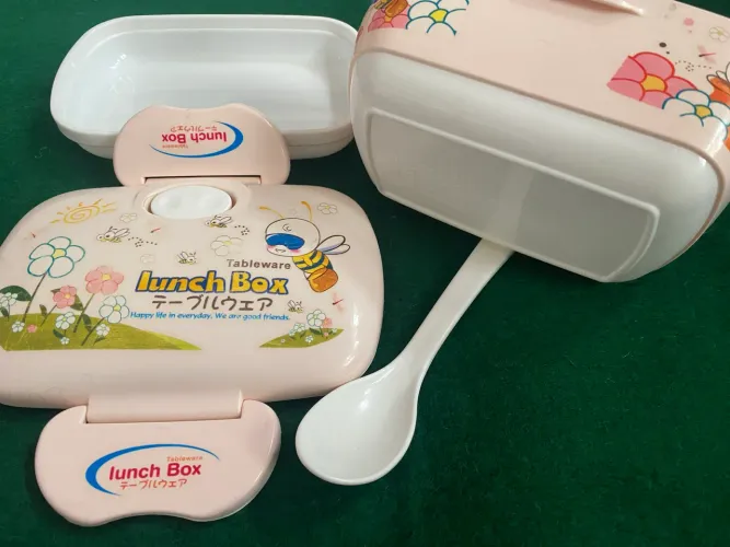 Marmita Infantil Térmica Rosa com Talher (Excelente Estado!)