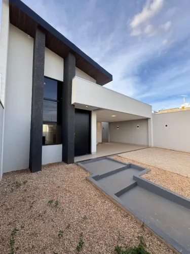 Casa com 3 quartos, sendo 1 suíte plena, no Plano Diretor Sul de Palmas. REF: 79