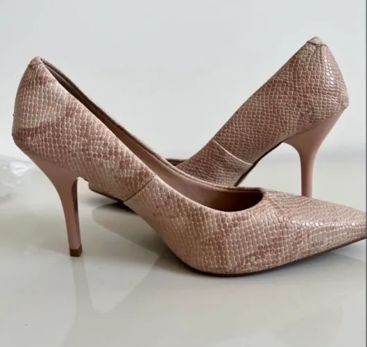 scarpin em croco- tam 36 novo