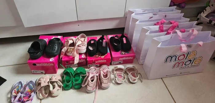 Lote de sapatos menina