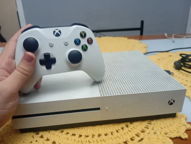 Xbox One S 1TB