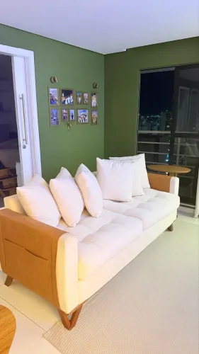 Título: Sofá 3 Lugares Bouclé e Couro - Pés Madeira Maciça (Novíssimo!)