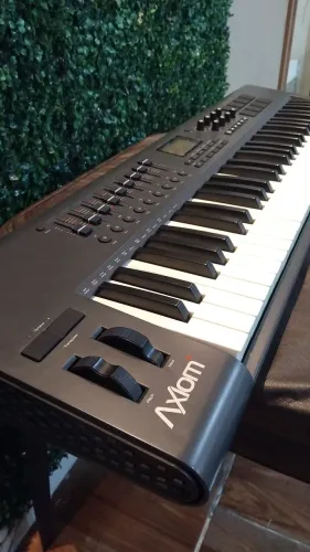 Controlador M audio Axiom 61