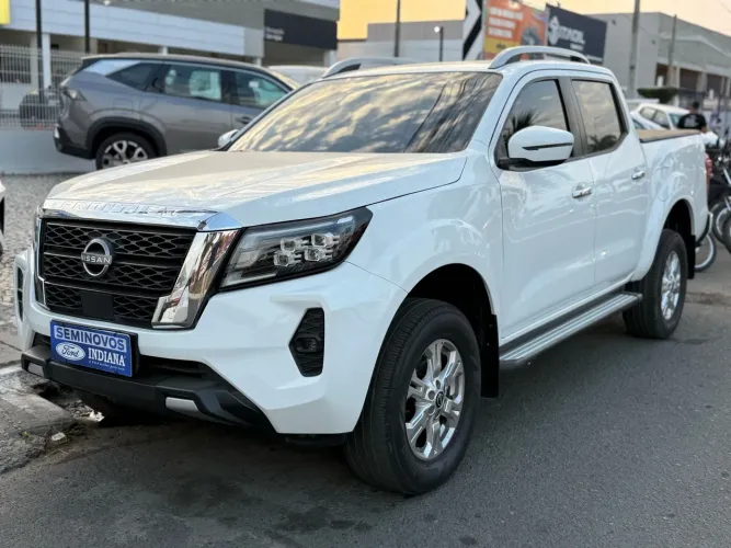 Nissan Frontier XE CD 4X4 2.3 Bi-TB Diesel Aut. 2025