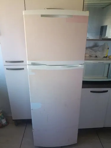Vendo Geladeira frosfree