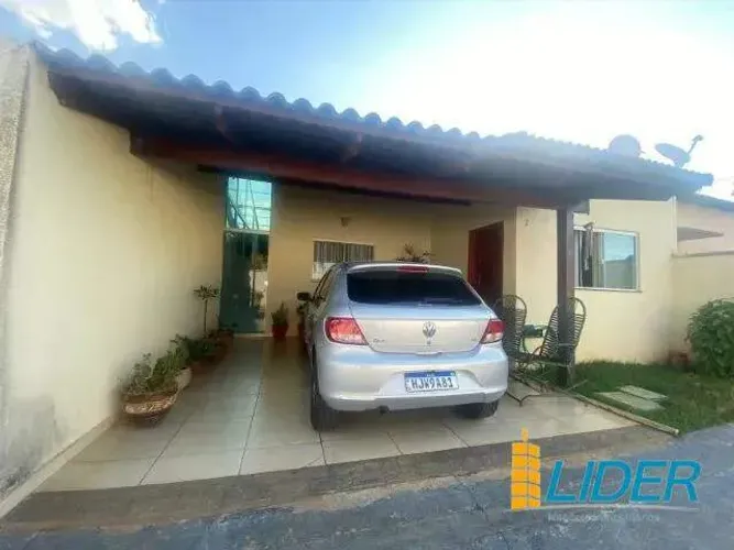 CASA EM CONDOMÍNIO à venda, 3 quartos, 1 suíte, 2 vagas, MINAS GERAIS - Uberlândia/MG