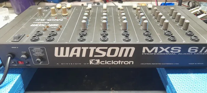 Mesa som wattson 6 canais
