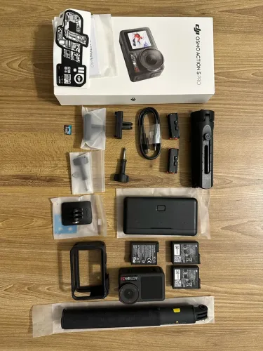 DJI Osmo Action 5 Pro Adventure Combo