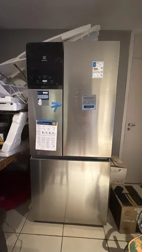 VENDO GELADEIRA IM8S ELECTROLUX NOVA NA GARANTIA