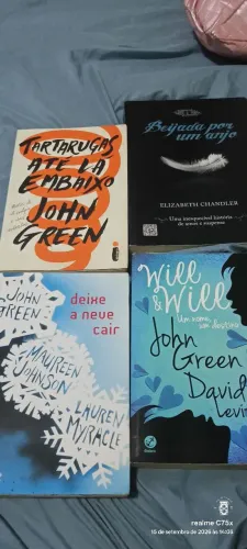 8 livros por 200 reais! Tem conversa e faço até por 150