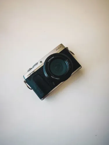 Fujifilm XE-3 com Duas Lentes e Acessórios