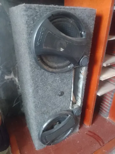 Vendo caixa de som com fonte! 200 reais 