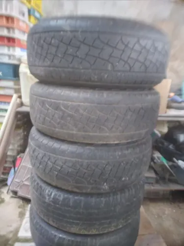 Pneus para caminhonete Aro 17 R$ 200