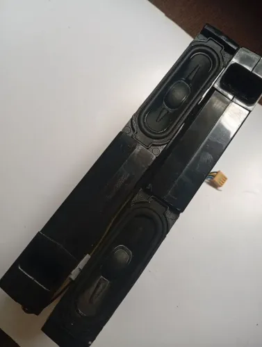 alto falante da tv Samsung UN50TU8000G série TU8000 ou TU7000 funcionando
