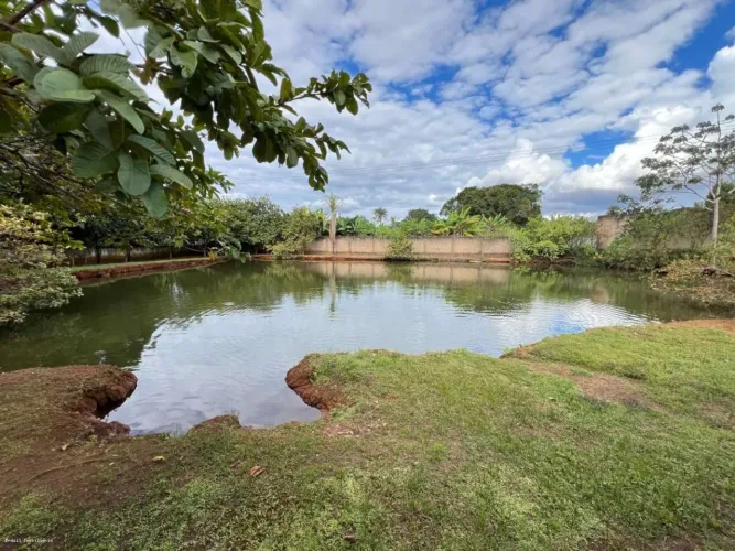 Chácara para Venda em Luziânia, Jardim do Ingá, 5 dormitórios