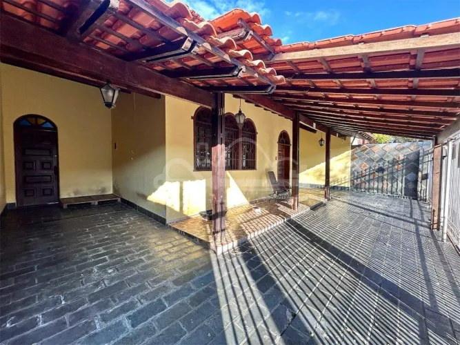 CASA | 5 QUARTOS | 4 VAGAS - BAIRRO INDAIÁ - R$ 1.590.000,00