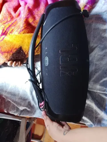 BoomBox3 JBL original semi nova, bem conservada