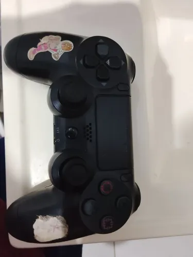 Eu tô vendendo controle de PS4 funcionando mais tá sem a bateria