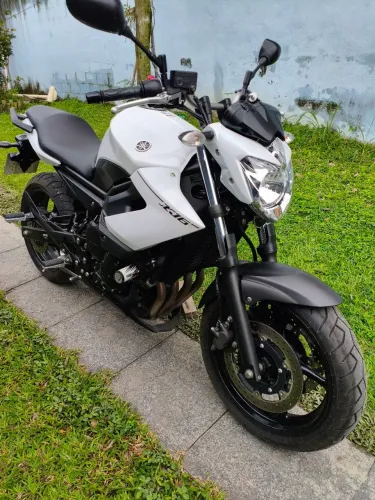 Raridade . XJ6 mais nova do Rio