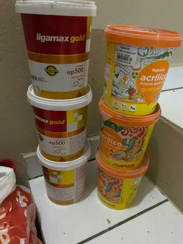 Rejunte acrílico e epóxi