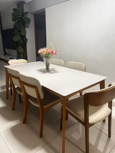 Mesa de jantar 6 cadeiras