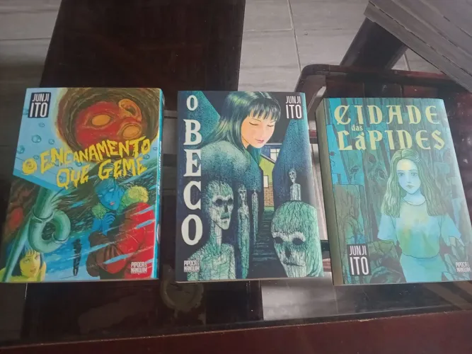 Lote mangás - Jbc, Panini e Pipoca e nanquim