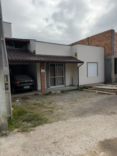 Casa no Ribeirão da ilha entrada e Parcela 