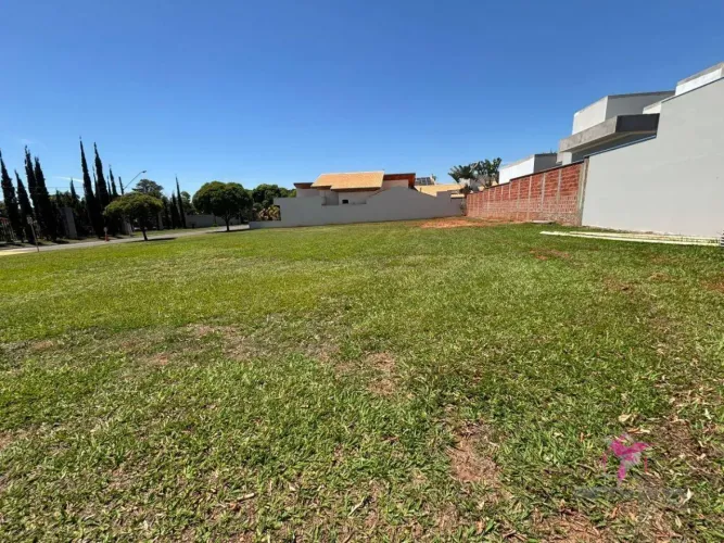 Terreno à Venda  Condomínio Villagio dItalia