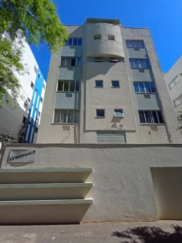 Apartamento com 1 dormitório para alugar, 47 m² por R$ 1.620,00/mês - Zona 07 - Maringá/PR