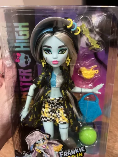 Boneca Frankie Ilha do terror Scare-adise nova lacrada