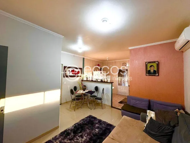 Chácara à venda, 3 quartos, 4 vagas, Bosque dos Eucaliptos - Araçoiaba da Serra/SP