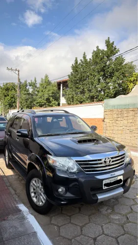 Toyota Hilux SW4 SRV D4-d 4X4 3.0 TDI Dies. AUT 2015