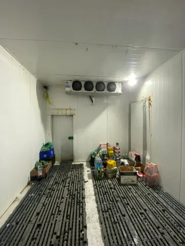 Câmara fria 4,60 x 3,50 x 2,80 de altura R$ 28 mil