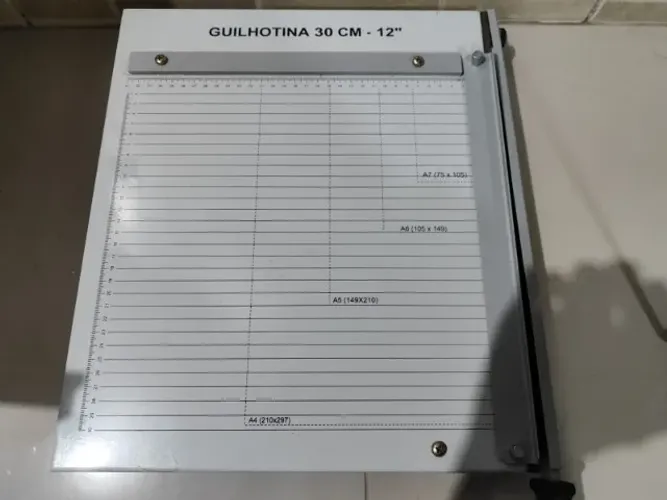 Guilhotina de Papel Excentrix 30 cm A4 em Aço